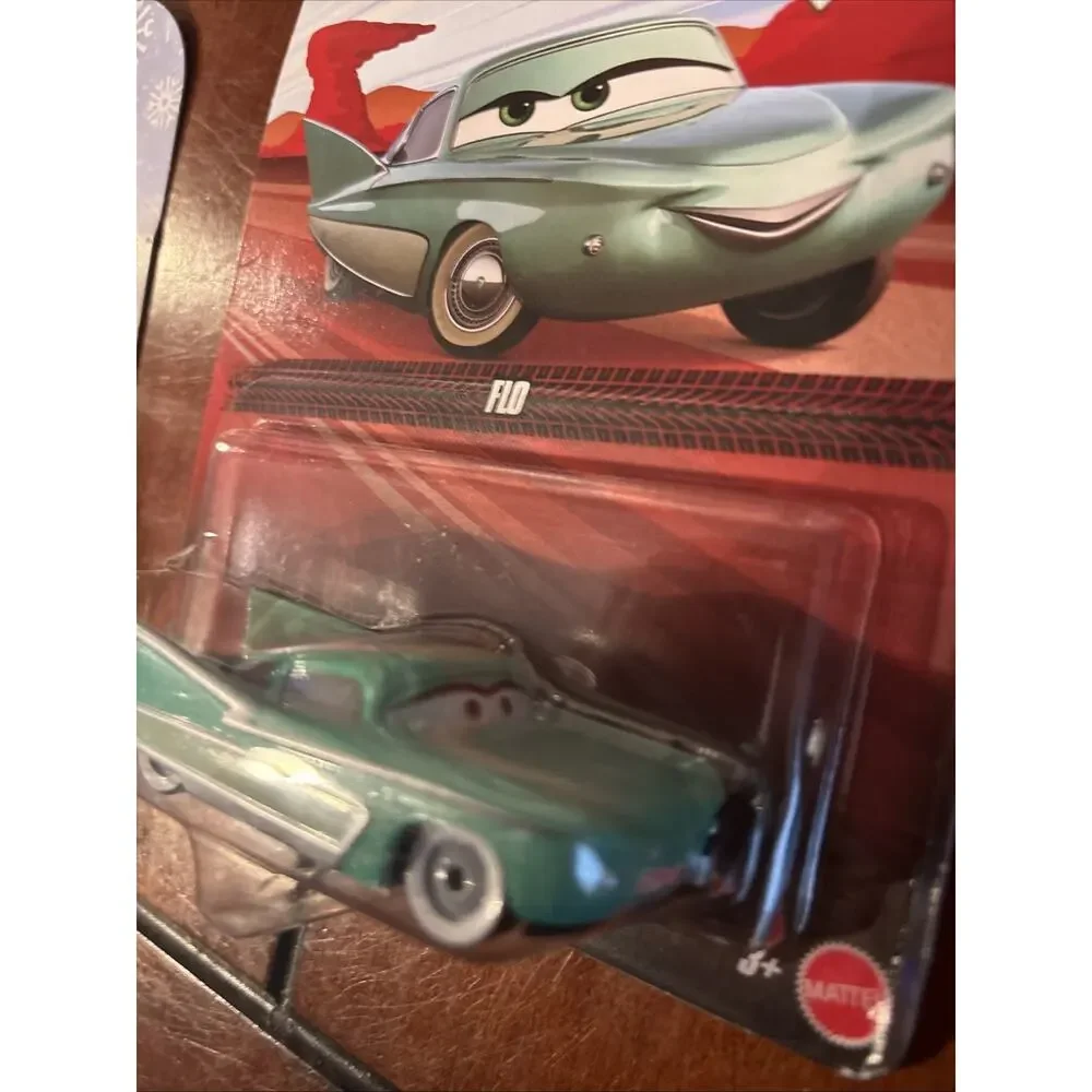 Disney Pixar Cars Lightning McQueen Holiday Christmas Series Metal 1:55 Scale